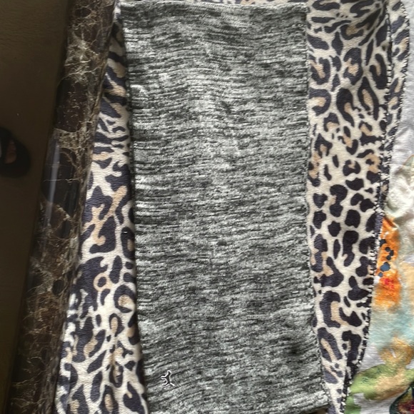 Pink scarf and beanie - Picture 3 of 3